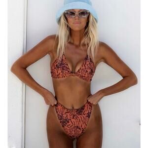 The Salty Blonde X Skatie• ‘Sarah’ Bikini Top in Utica